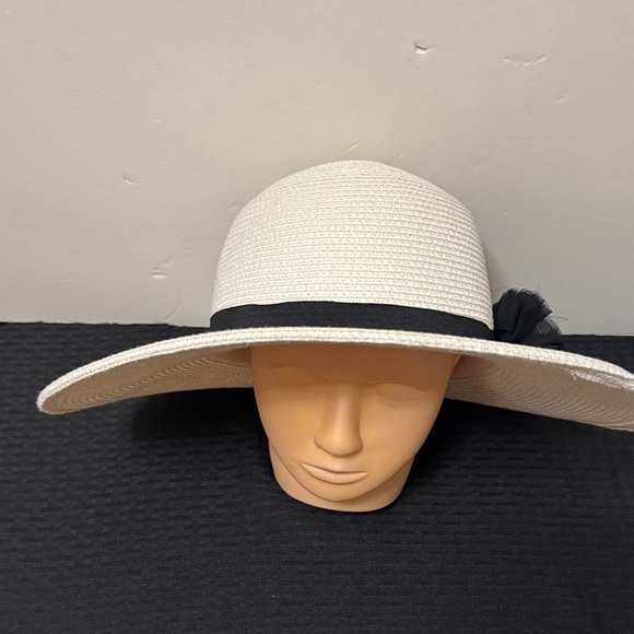 Wide Brim Straw Sun Hat with Black Band - Women main image 10